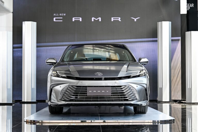 เจาะสเป็ก 2025 All New Toyota Camry HEV ทุกรุ่นย่อย ต่างจุดไหน