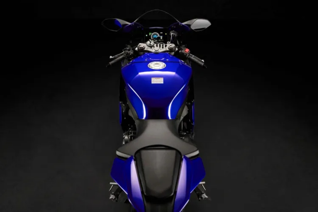 2025 Yamaha R9