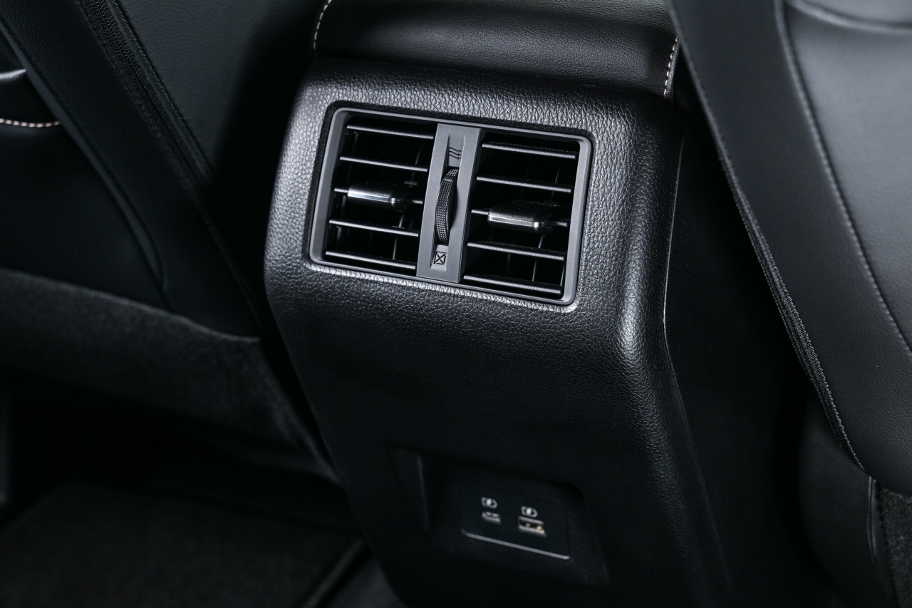 Mitsubishi XFORCE HEV