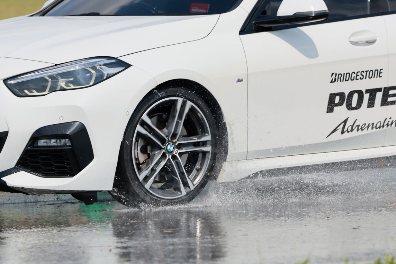 BRIDGESTONE POTENZA Adrenalin RE005