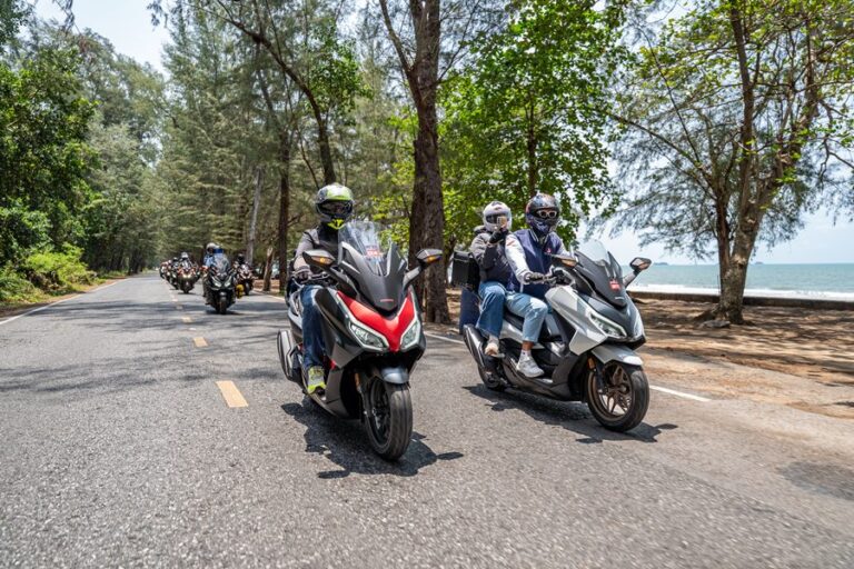 ฮอนด้า พาชาว New Honda FORZA 350 และ ADV350 ออกทริป “The 3Fifty Let’s Rock Journey” ขับขี่สู่เทศกาลดนตรี ROCK ON THE BEACH 2026