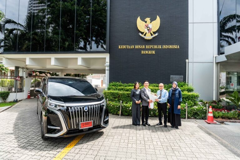 เรเว่ ออโตโมทีฟ ส่งมอบ DENZA D9 ยนตรกรรมระดับลักชัวรี ให้สถานเอกอัครราชทูตอินโดนีเซีย เป็นยานพาหนะในการออกปฎิบัติภารกิจ ตามแผนงาน